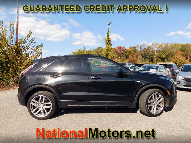 Cadillac XT4 Vehicle Full-screen Gallery Image 03