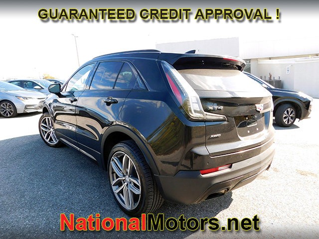 Cadillac XT4 Vehicle Full-screen Gallery Image 04