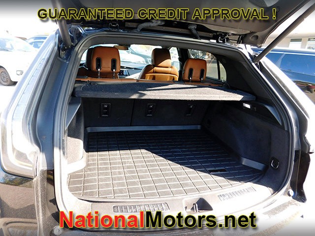 Cadillac XT4 Vehicle Full-screen Gallery Image 05