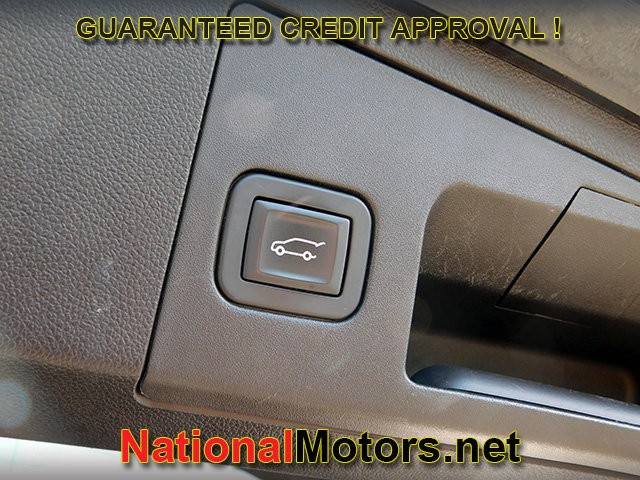 Cadillac XT4 Vehicle Full-screen Gallery Image 06