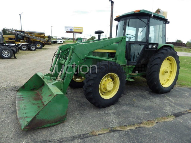 John Deere 2750 - Round Mountain TX