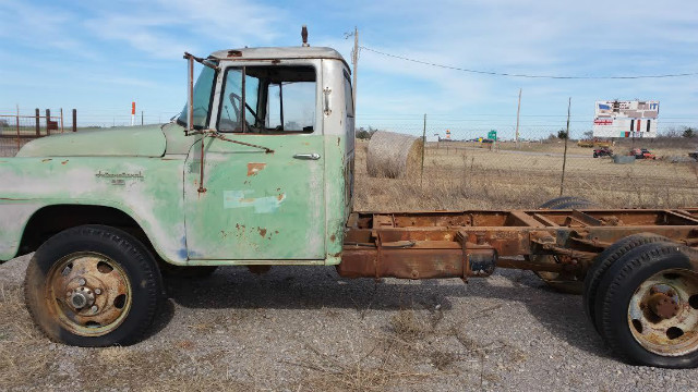 International 4x4 - Round Mountain TX