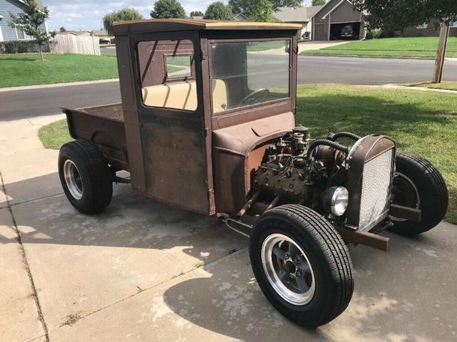 Ford 1/2 Ton Trucks - Round Mountain TX