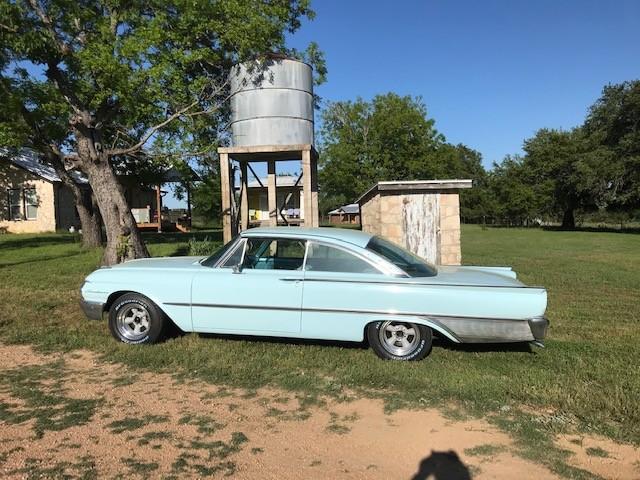 Ford Galaxie Starliner - Round Mountain TX