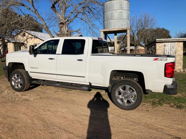 Chevrolet Silverado 2500HD 4WD LTZ Crew Cab - Round Mountain TX