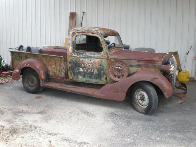 Dodge Half Ton Short Bed Pickup Truck Pickup truck - Round Mountain TX