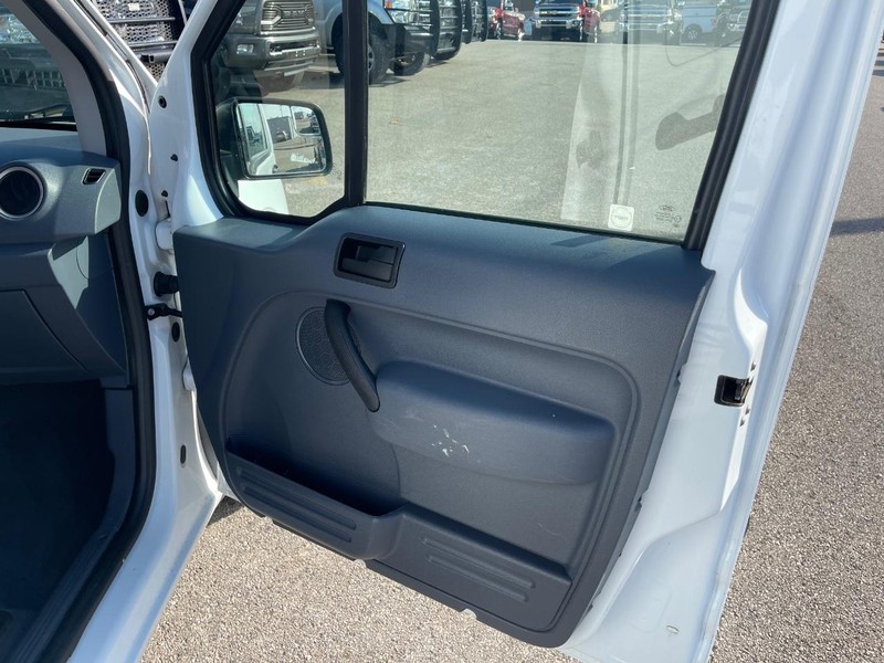 Ford Transit Connect Vehicle Image 16