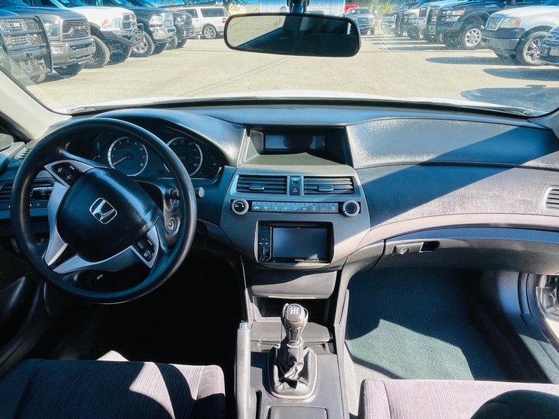 Honda Accord Coupe Vehicle Image 18