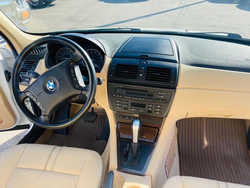 BMW X3 Vehicle Image 18