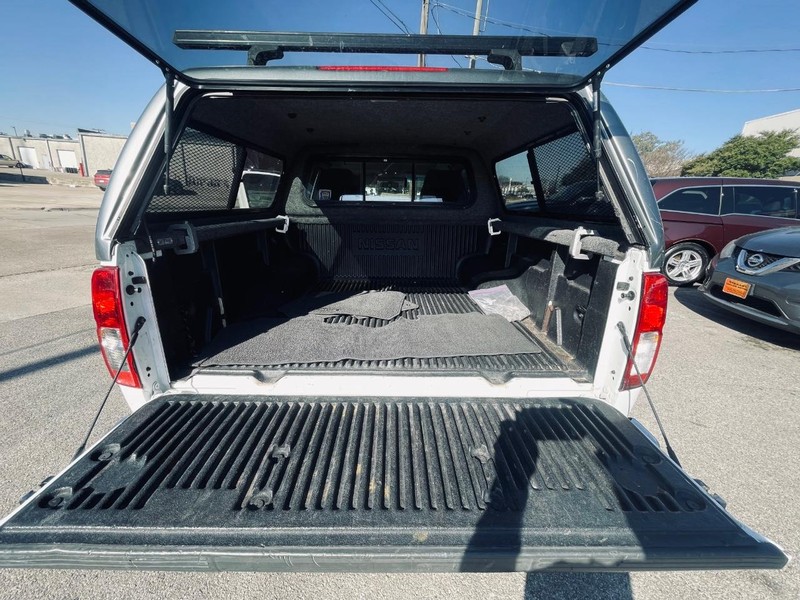 Nissan Frontier Vehicle Image 18