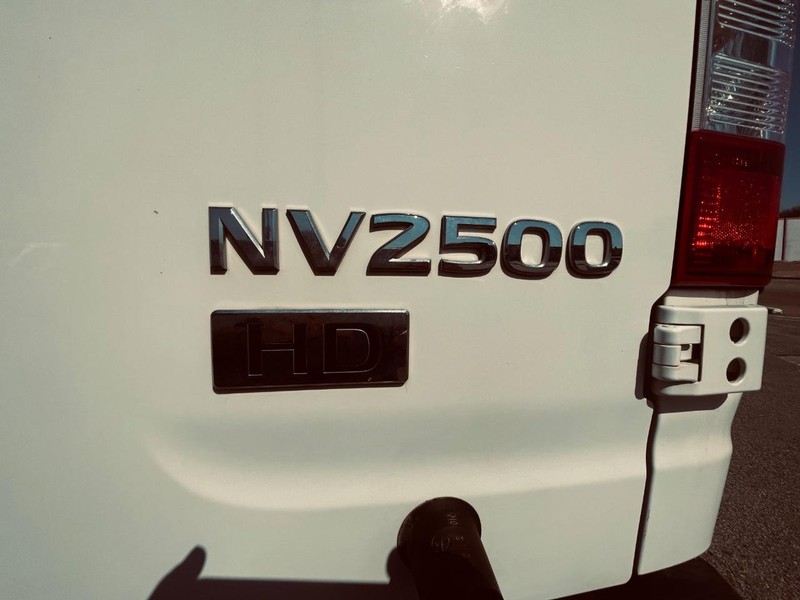 Nissan NV Vehicle Image 24