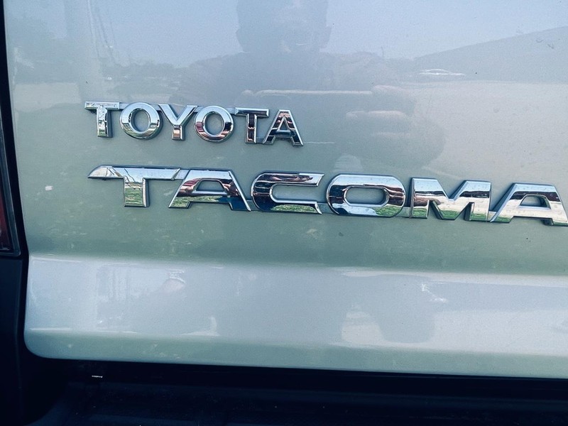 Toyota Tacoma Vehicle Image 33