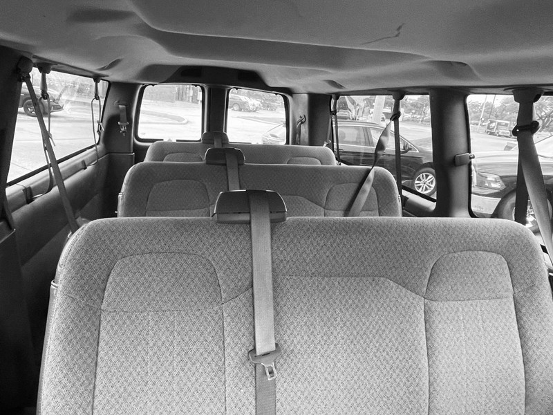 Chevrolet Express Passenger Vehicle Image 23