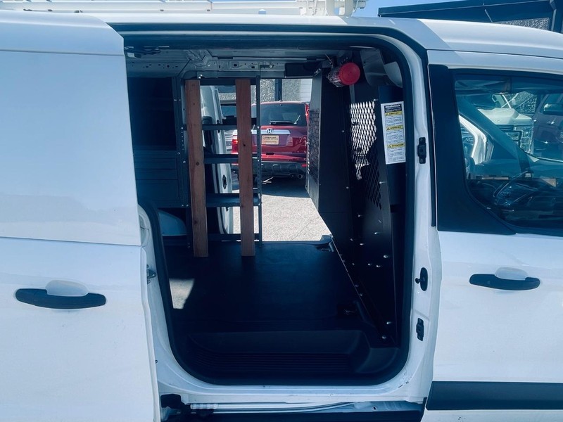 Ford Transit Connect Vehicle Image 18