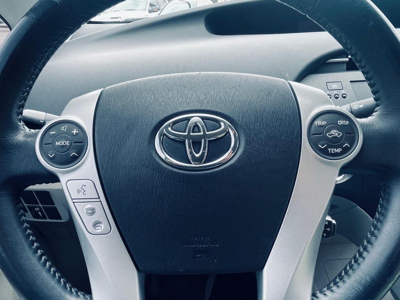 Toyota Prius Vehicle Image 22