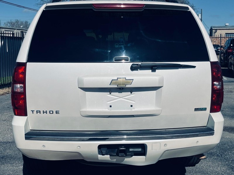 Chevrolet Tahoe Vehicle Image 04