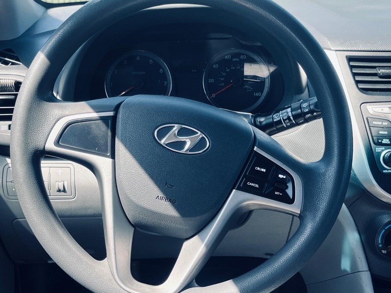 Hyundai Accent 5-Door Vehicle Image 21