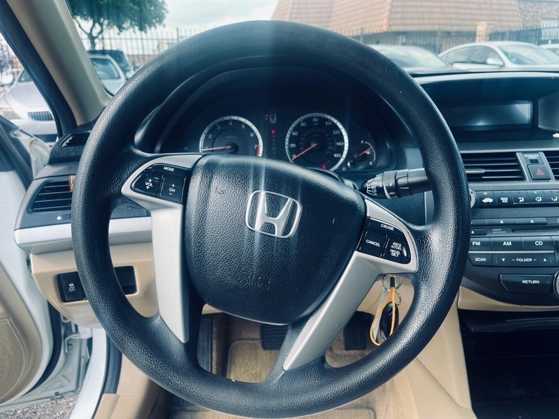 Honda Accord Sedan Vehicle Image 23
