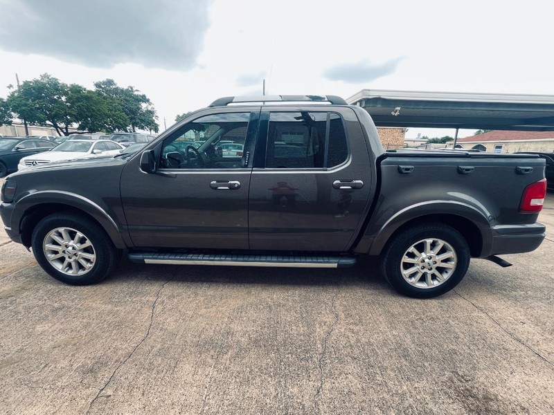 Ford Explorer Sport Trac Vehicle Full-screen Gallery Image 02