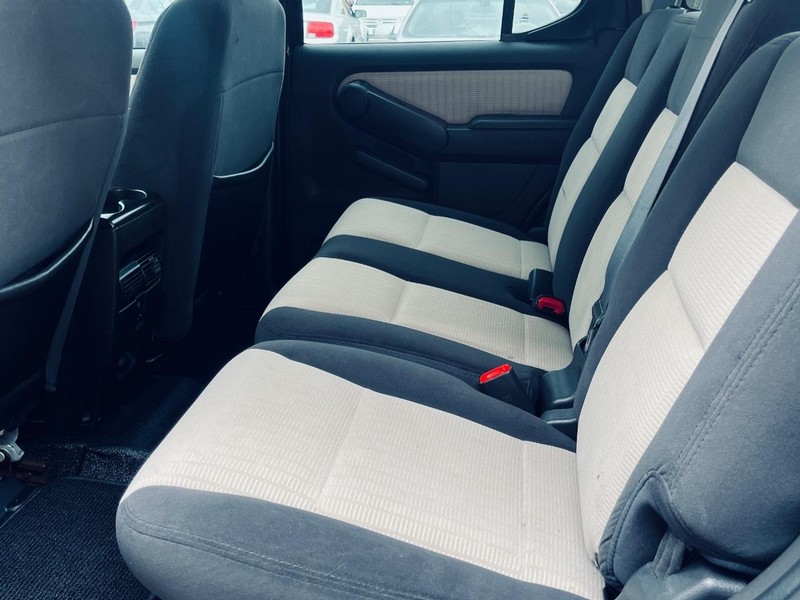 Ford Explorer Sport Trac Vehicle Full-screen Gallery Image 14