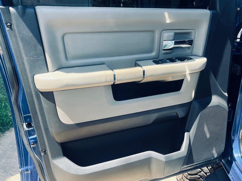 Dodge Ram 1500 Vehicle Full-screen Gallery Image 11