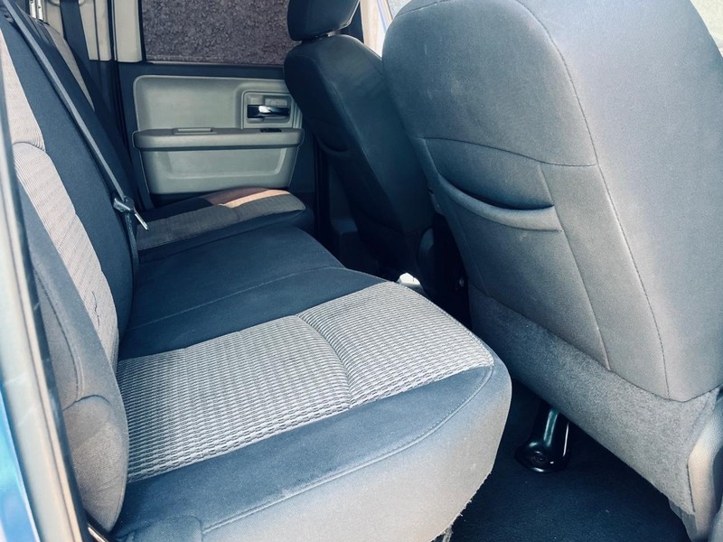 Dodge Ram 1500 Vehicle Full-screen Gallery Image 18