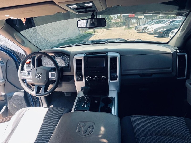 Dodge Ram 1500 Vehicle Full-screen Gallery Image 22