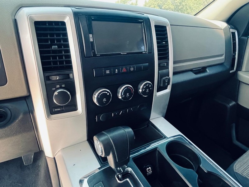 Dodge Ram 1500 Vehicle Full-screen Gallery Image 25