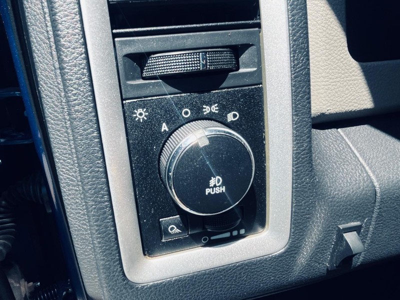 Dodge Ram 1500 Vehicle Full-screen Gallery Image 27