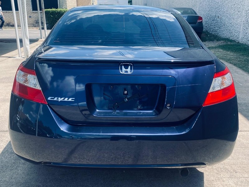 Honda Civic Coupe Vehicle Full-screen Gallery Image 07