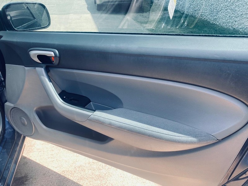 Honda Civic Coupe Vehicle Full-screen Gallery Image 14