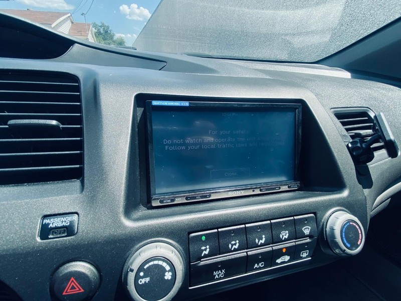 Honda Civic Coupe Vehicle Full-screen Gallery Image 21