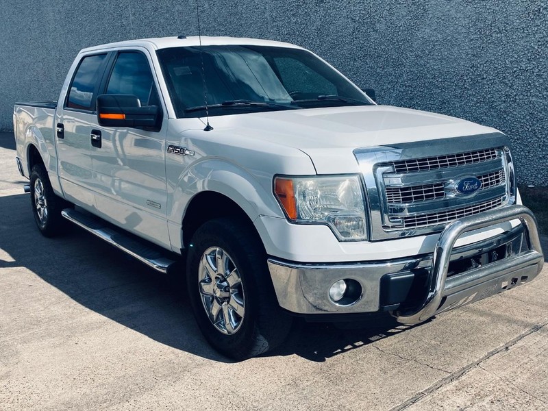 Ford F-150 Vehicle Full-screen Gallery Image 08