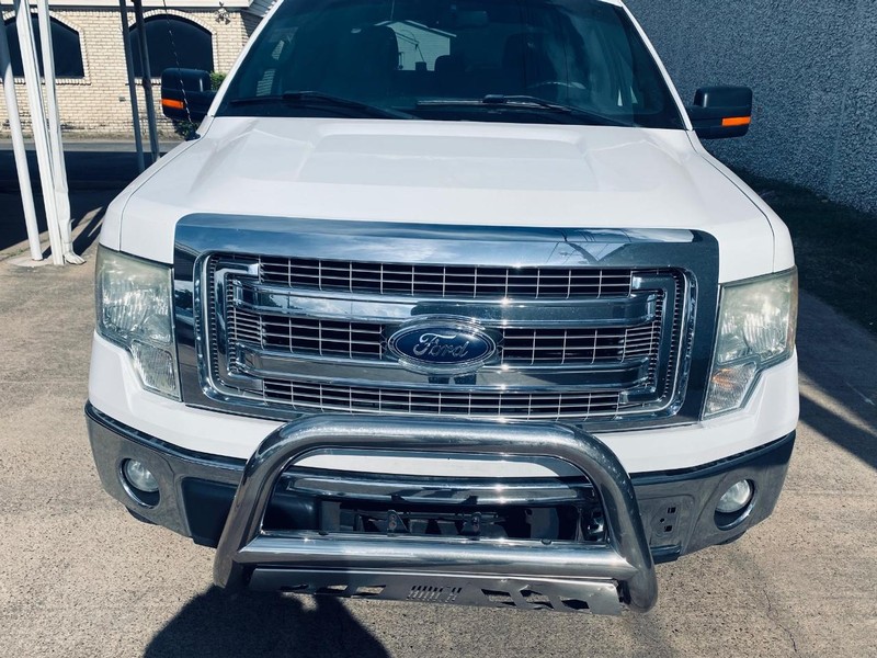 Ford F-150 Vehicle Full-screen Gallery Image 11