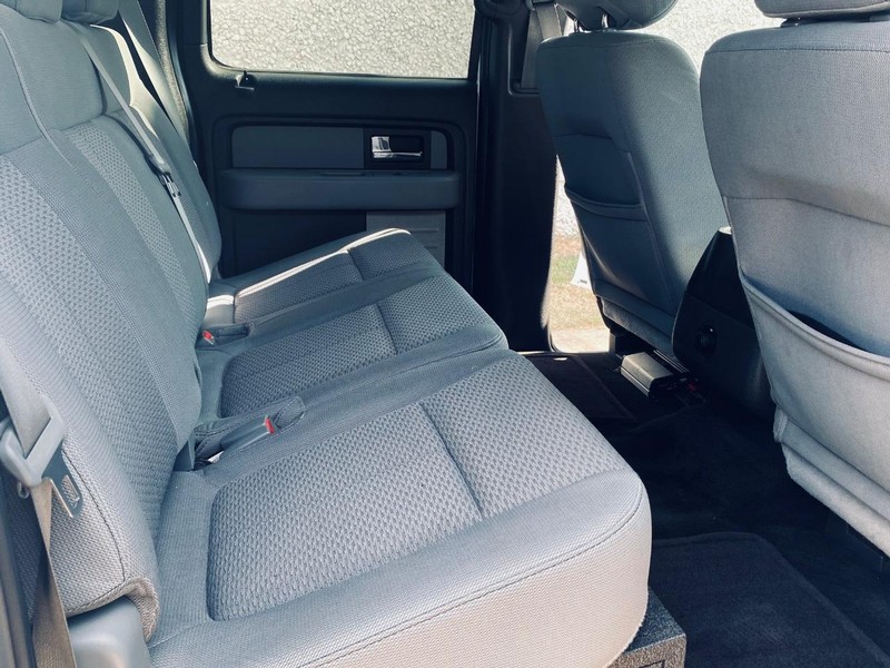 Ford F-150 Vehicle Full-screen Gallery Image 16