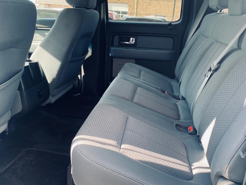 Ford F-150 Vehicle Full-screen Gallery Image 18