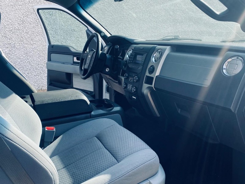 Ford F-150 Vehicle Full-screen Gallery Image 22