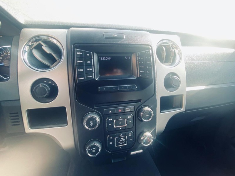 Ford F-150 Vehicle Full-screen Gallery Image 26