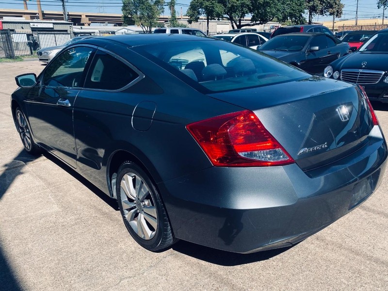 Honda Accord Coupe Vehicle Full-screen Gallery Image 06