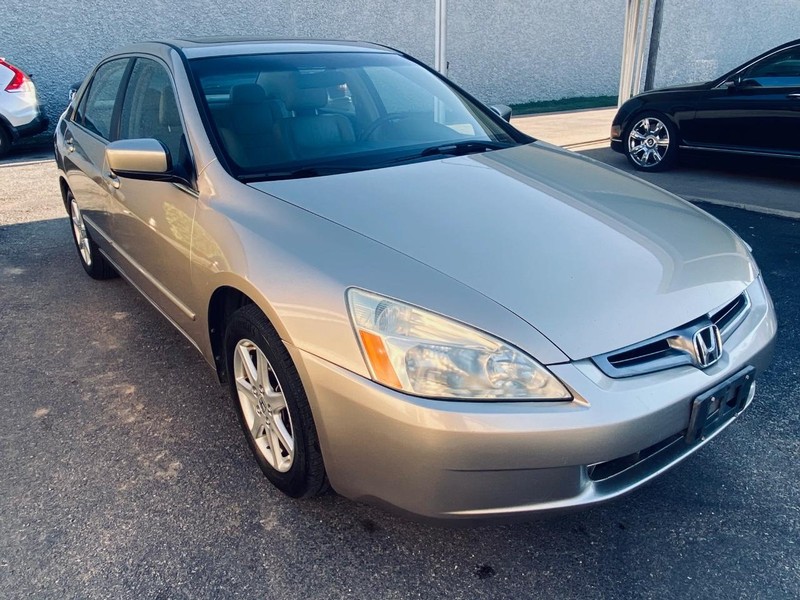 Honda Accord Sedan Vehicle Full-screen Gallery Image 08