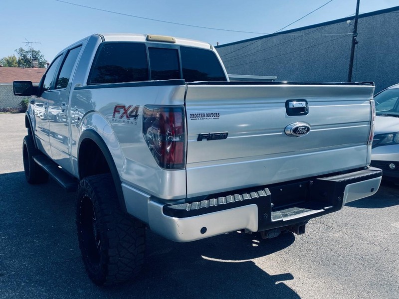 Ford F-150 Vehicle Full-screen Gallery Image 03