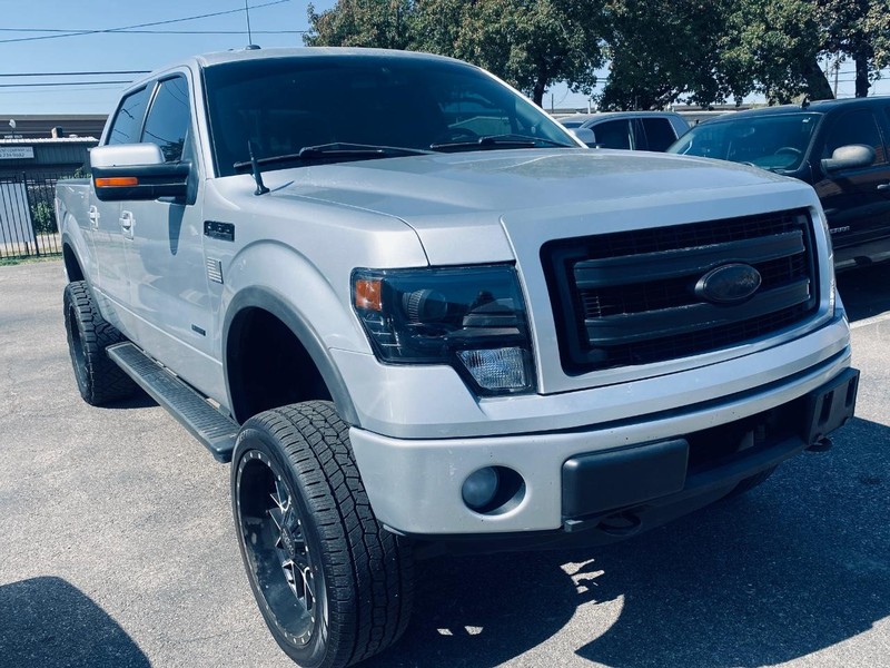 Ford F-150 Vehicle Full-screen Gallery Image 06
