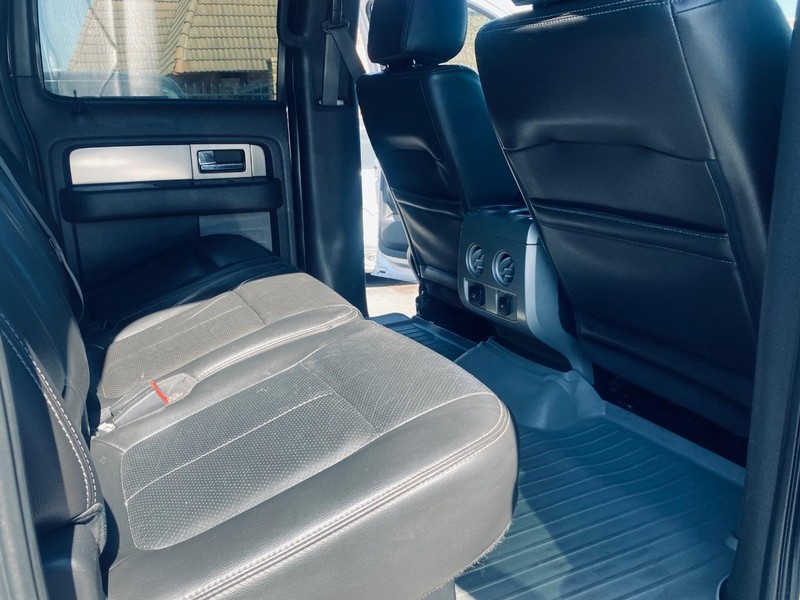 Ford F-150 Vehicle Full-screen Gallery Image 17