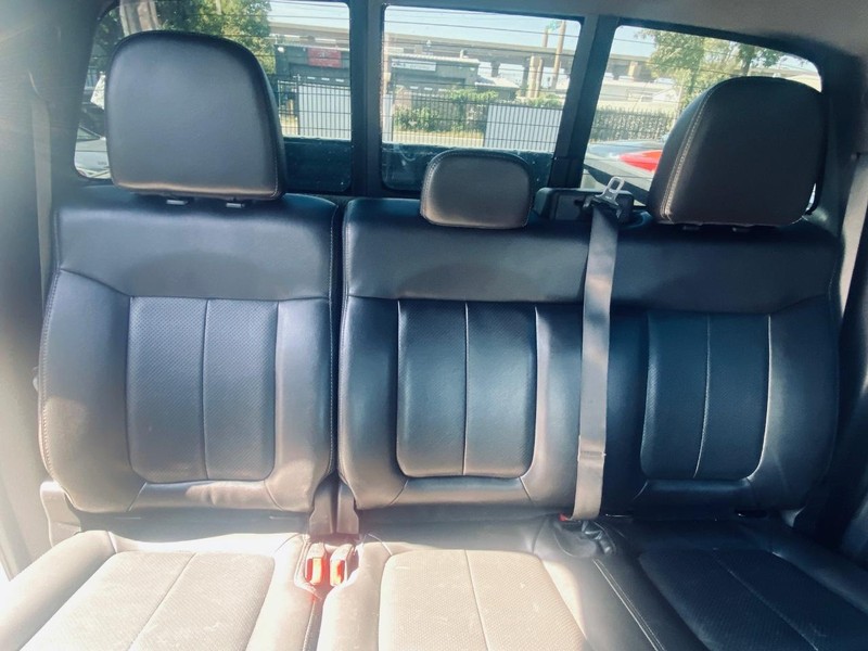 Ford F-150 Vehicle Full-screen Gallery Image 23
