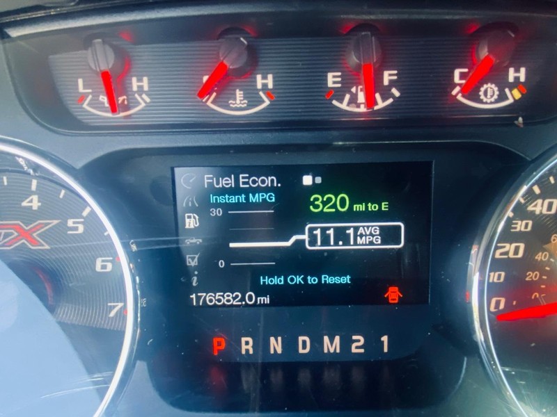 Ford F-150 Vehicle Full-screen Gallery Image 24