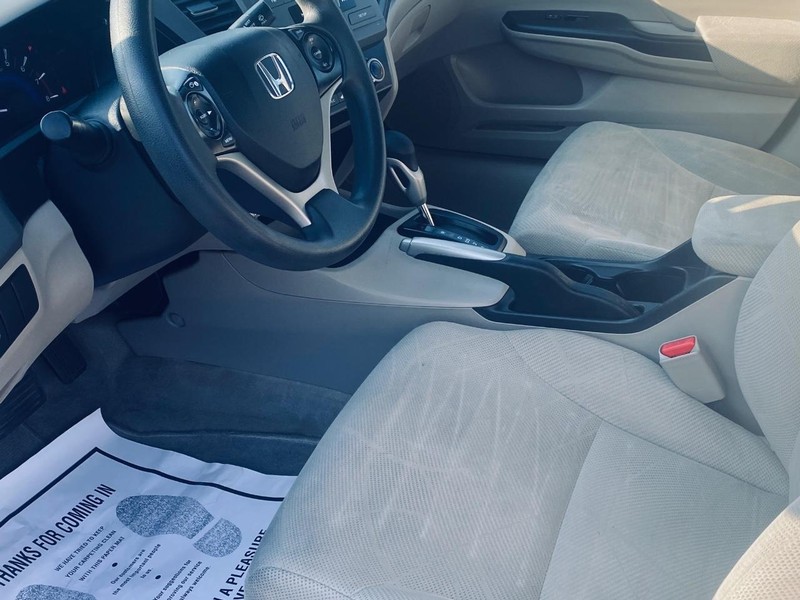 Honda Civic Sedan Vehicle Full-screen Gallery Image 12