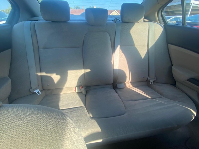 Honda Civic Sedan Vehicle Full-screen Gallery Image 19