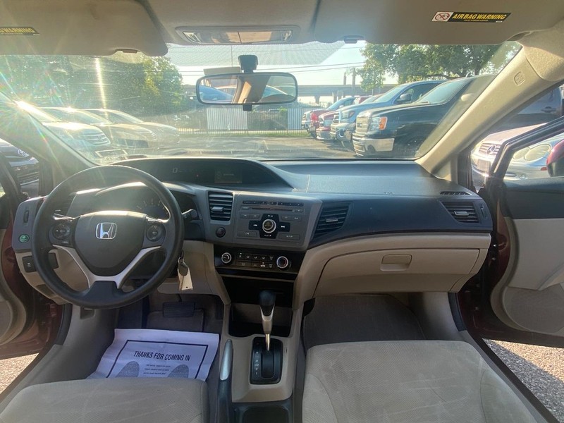 Honda Civic Sedan Vehicle Full-screen Gallery Image 21