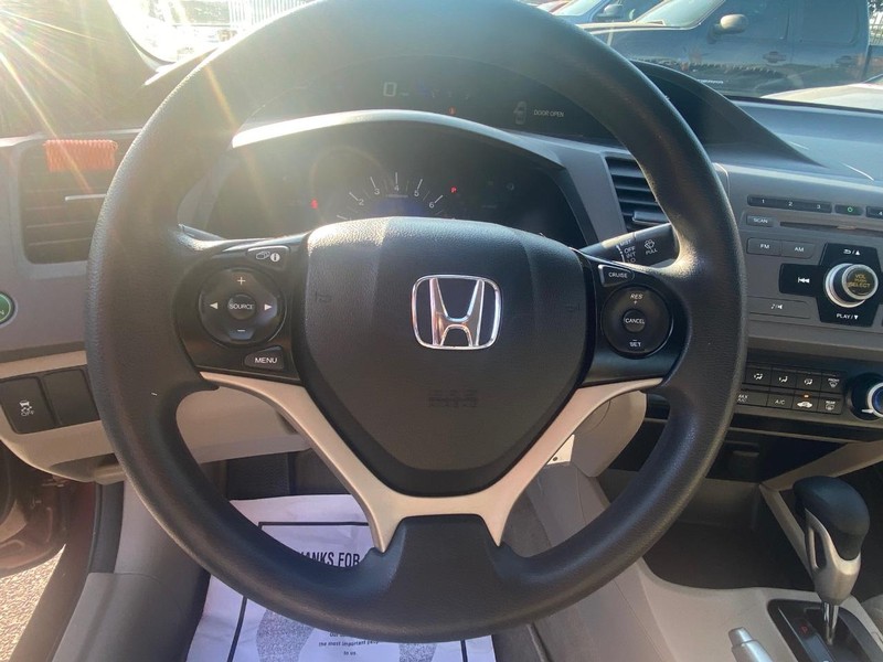 Honda Civic Sedan Vehicle Full-screen Gallery Image 22