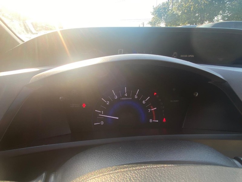 Honda Civic Sedan Vehicle Full-screen Gallery Image 23